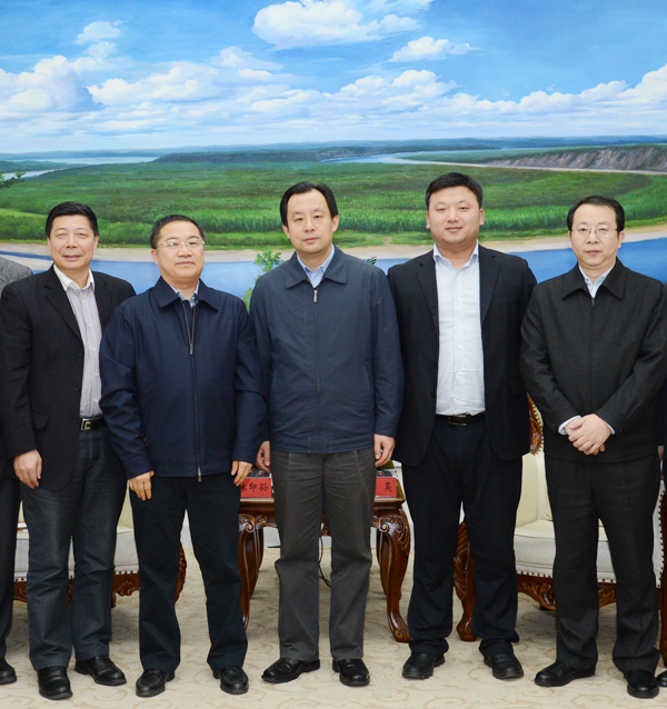 17.黑龙江省省长陆昊会见乐鱼在线_乐鱼在线(中国)
总裁林印孙、副总裁聂小洪一行.jpg